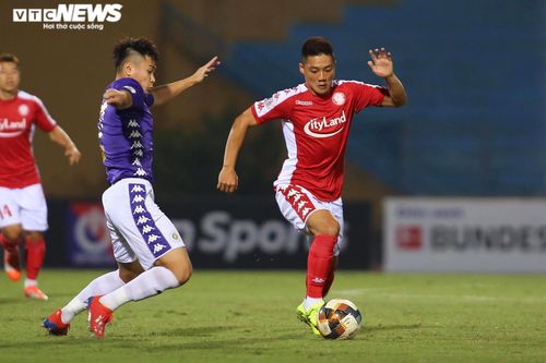 Đua vô địch V-League: Hà Nội FC kiên trì bám đuổi, HAGL buông xuôi