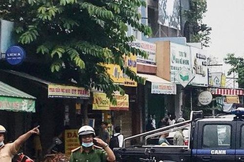Công binh rà bom sau vụ cướp ngân hàng ở TP.HCM