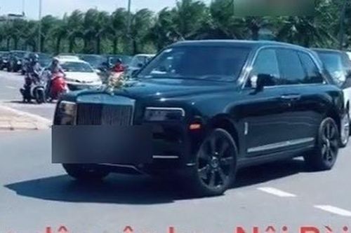 Đám cưới gây xôn xao: Nhà trai dẫn cả đoàn siêu xe trăm tỉ đón cô dâu đi chuyên cơ từ Sài Gòn ra Hà Nội
