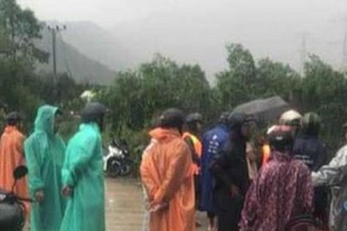 Thanh niên đi bắt kỳ nhông bị nước lũ cuốn mất tích