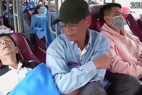 Cảnh giác với 'bạn' đường xa…