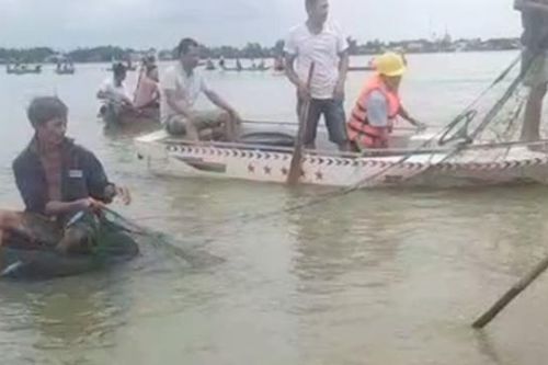 Tìm thấy thi thể hai học sinh trượt chân ngã xuống vùng nước sâu