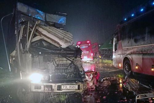 Tai nạn liên hoàn, một người chết