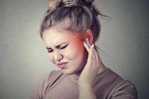 Hậu quả khi đeo tai nghe không đúng cách