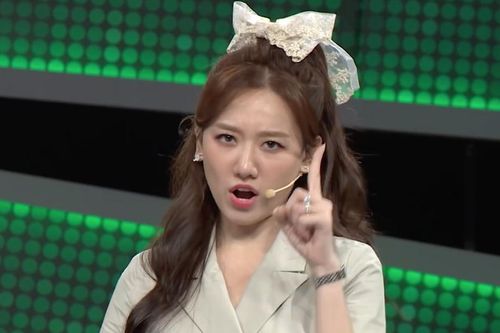 Những sự cố khi làm MC của Hari Won