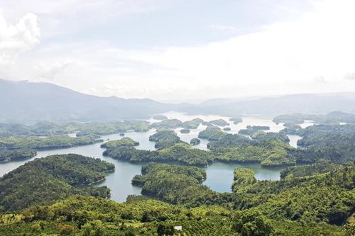 Ấn tượng 'thiên đường du lịch' Tà Đùng