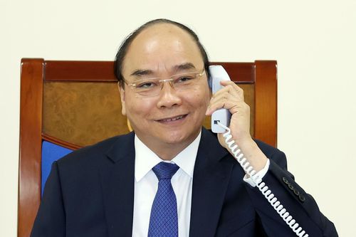 Thủ tướng Nguyễn Xuân Phúc điện đàm với Thủ tướng Nhật Bản Suga Yoshihide