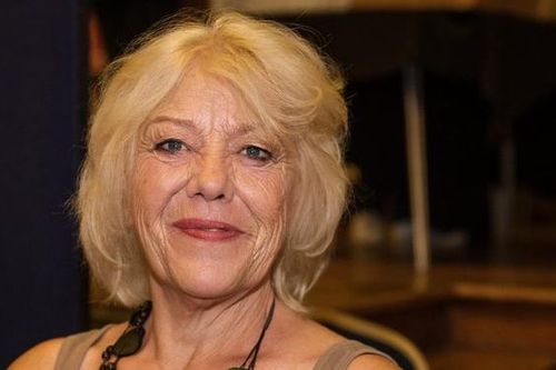 Biểu tượng 'Bond girl' Margaret Nolan qua đời ở tuổi 77
