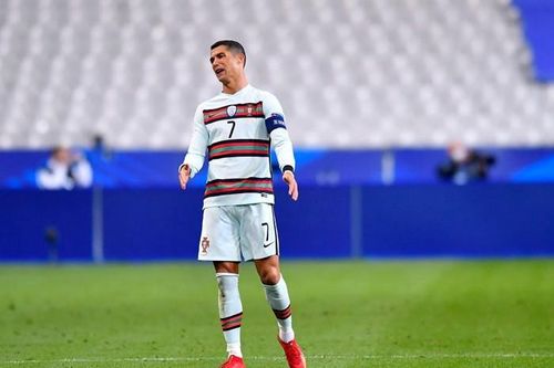 HLV tuyển Pháp mừng ra mặt vì khiến Ronaldo 'tịt ngòi'