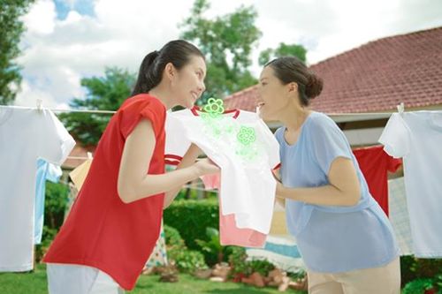 Sạch bẩn, sạch khuẩn, thơm mát suốt ngày nhờ OMO Công Nghệ Giặt Xanh mới