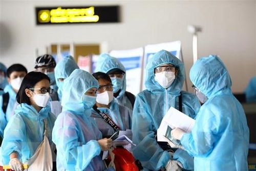 Đưa gần 360 công dân Việt Nam từ Singapore về nước an toàn
