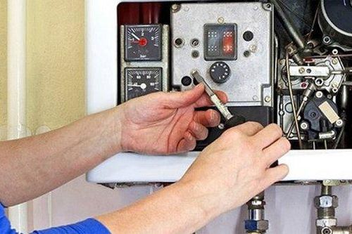 Mách bạn cách tự vệ sinh, bảo dưỡng bình nóng lạnh 'không tốn một xu'