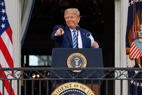 Tổng thống Trump tuyên bố 'miễn nhiễm' COVID-19, Twitter gắn cờ vi phạm
