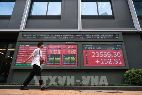 Chứng khoán châu Á hầu hết đi lên trong sáng 12/10
