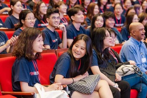 Đã mắt chiêm ngưỡng ngày đầu tiên đi học của sinh viên VinUni, trường đại học có học phí 'khủng' nhất Việt Nam