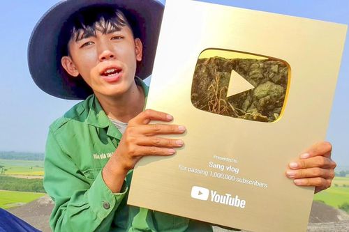 Bị tuýt còi vì 'bạo lực trẻ em', 'YouTuber nghèo nhất Việt Nam' liệu có nguy cơ bị 'bay màu' kênh YouTube?
