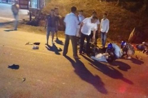Hòa Bình: Hai người thương vong do xe máy va quệt nhau