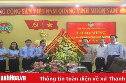 Phó Bí Thư Thường trực Tỉnh ủy, Trưởng Đoàn ĐBQH tỉnh Đỗ Trọng Hưng chúc mừng Hội Nông dân tỉnh Thanh Hóa