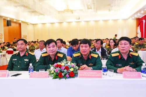 Gần 300 cán bộ, giáo viên tập huấn về GDQP-AN năm 2020