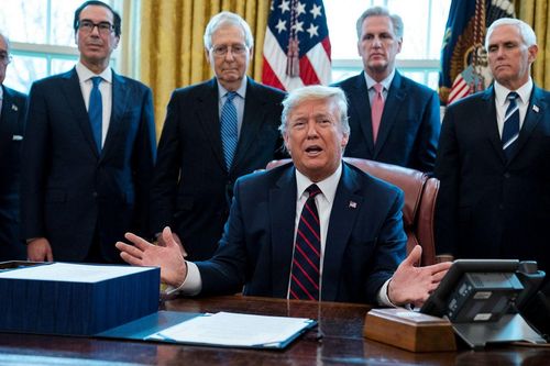 Ông Donald Trump bất ngờ đề xuất gói cứu trợ kinh tế 1.800 tỷ USD