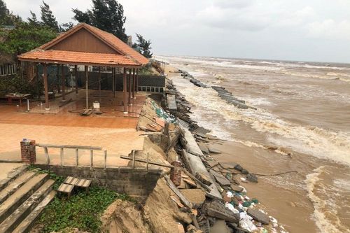 Đồng Hới (Quảng Bình): Kè biển hơn 26 tỷ đồng hư hại nghiêm trọng do sóng biển