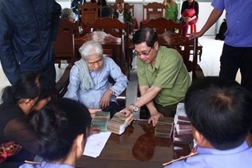 Nhận tiền bồi thường sau 41 năm bị bắt giam oan