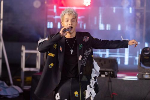Rapper yêu nón lá Weeza khôn khéo tận dụng sức nóng 'King Of Rap' để ra mắt MV mới