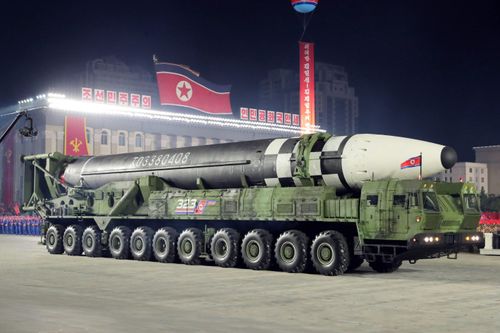 Tính toán của ông Kim khi công bố tên lửa ICBM mới