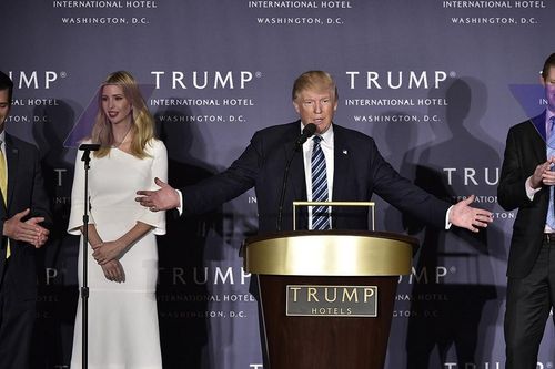 Công ty của Tổng thống Trump phải sớm trả nợ 400 triệu USD