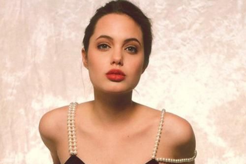Angelina Jolie và những sao nữ là người song tính