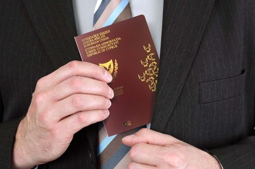 Cyprus tạm dừng chương trình 'hộ chiếu vàng'