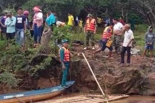 Đi câu cá, 2 người bị nước cuốn trôi