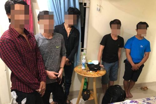 Kiểm tra nhiều khách sạn, phòng thu âm tại quận Bình Tân, phát hiện gần 60 người dương tính với ma túy