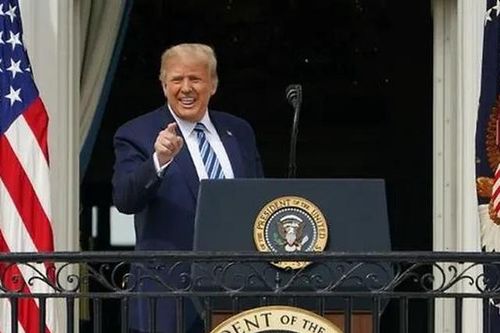 TT Donald Trump chính thức âm tính với Covid-19