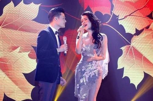 Thu Phương – Quang Dũng 'ngất ngây' trong đêm nhạc tặng 'một nửa thế giới'