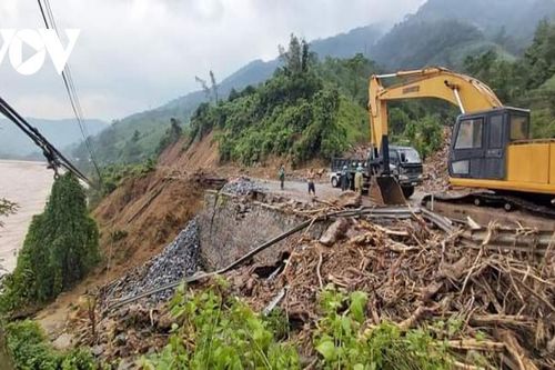 Phó Tư lệnh Quân khu 4 và một số chiến sĩ gặp nạn khi đi cứu nạn tại Thủy điện Rào Trăng 3