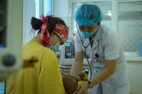 Sơn La: Thêm nhiều trẻ nhập viện sau tiêm vắc xin 5 trong 1