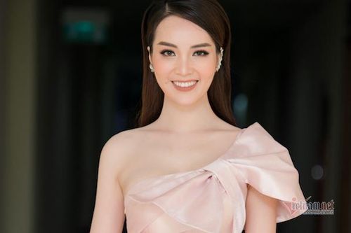 Á hậu Thụy Vân: Tôi chuyển đổi công việc chứ không rời VTV