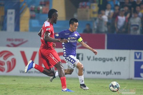 HAGL vỡ hàng thủ, Văn Quyết cảnh báo Hà Nội FC
