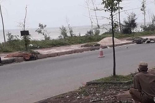 Phát hiện thi thể nam thanh niên bên đường ven biển ở Nghệ An