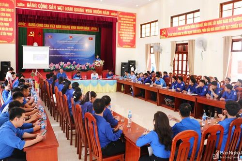 Thanh niên vun đắp tình đoàn kết hữu nghị đặc biệt Việt - Lào