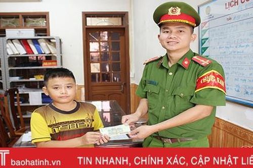Nhặt được 1,9 triệu đồng, nam sinh lớp 6 ở Can Lộc mang nộp công an