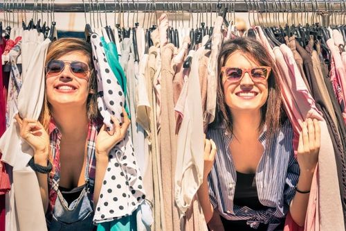 Làm thế nào cân đối chi tiêu trước 'cơn sóng thần' giảm giá cuối năm?