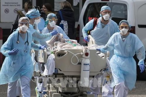 Pháp để ngỏ khả năng áp đặt lệnh giới nghiêm