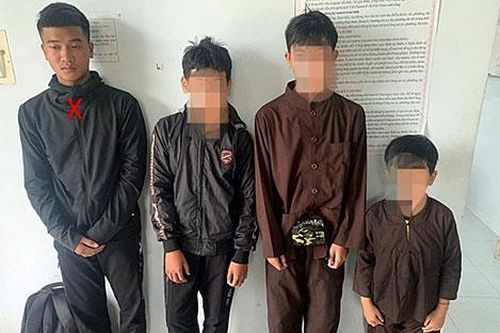 Bắt nam thanh niên 20 tuổi chăn dắt trẻ em, ép giả khiếm thị đi xin ăn