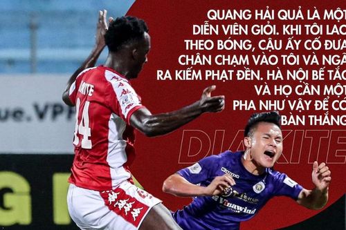 'Ở V-League, cầu thủ Hà Nội FC được trọng tài bảo vệ quá mức'