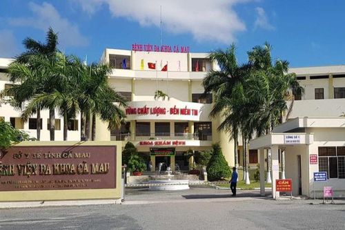 Hai bảo vệ bệnh viện bị nhóm người hành hung khi nhắc đeo khẩu trang phòng dịch COVID-19