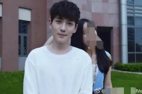Sau tin đồn đã có vợ con, Chu Nhất Long bị lộ ảnh thân mật quá trớn với fan trong quá khứ