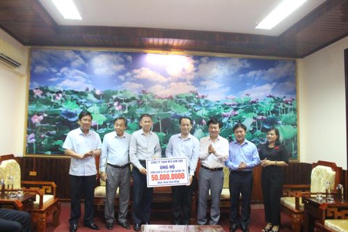 Các doanh nghiệp thuộc Hiệp hội Doanh nghiệp vừa và nhỏ Quảng Trị ủng hộ 425 triệu đồng khắc phụ thiệt hại do mưa lũ