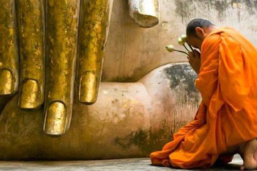 Niềm tin vào Tam bảo và lòng tự tín của người Phật tử